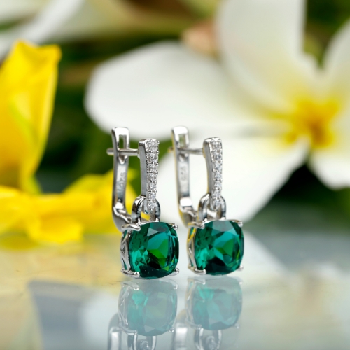 What is The Meaning of The Astonishing Emerald Ring- The May Birthstone - JewelPin